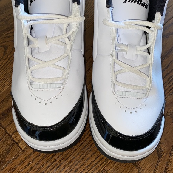 Jordan big fund sneakers - Picture 3 of 3